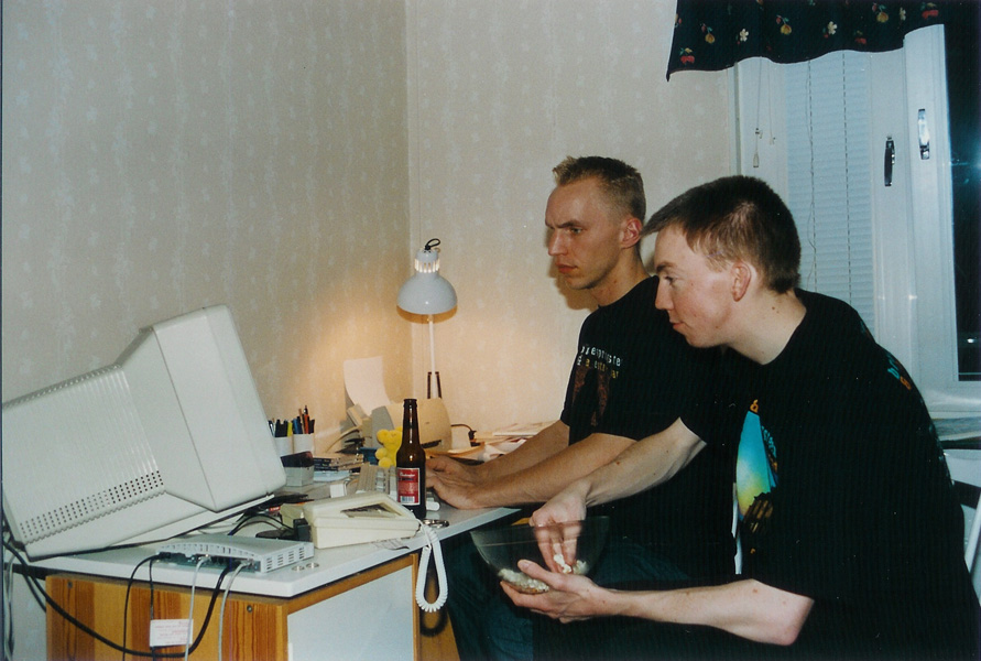 Fredrik (BB2) and Peter (BB3) is updating the webpage.