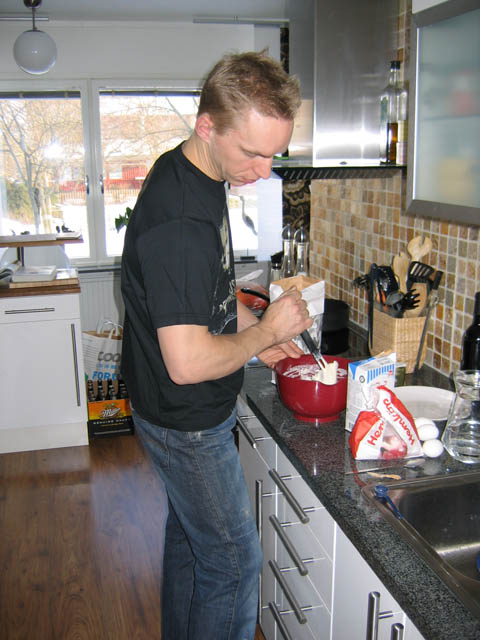 The same procedure as every year. BB2 is preparing the pancakes.