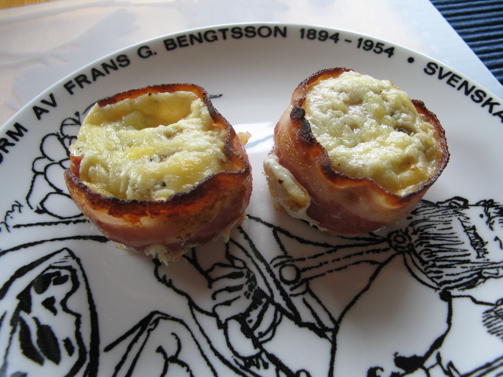 Bacon wrapped eggs! A new favourite!